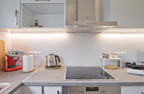 Khalandrion Apartment | Athina 2BR Apt, Fully Equipped, Kitchen, AC, WiFi