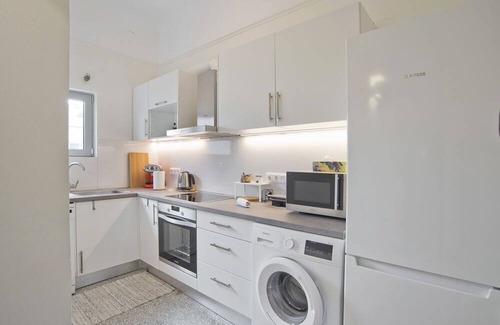 Khalandrion Apartment | Athina 2BR Apt, Fully Equipped, Kitchen, AC, WiFi