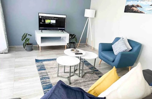 Bulawayo Apartment | Chic Modern House on Neasden - 2085