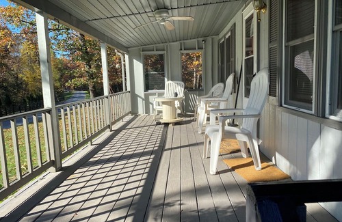 Toms Brook House | Comfortable 4 Person Cottage with North Fork of the Shenandoah River Access