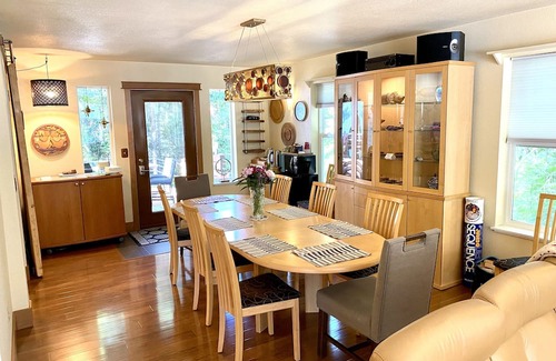 Bear Creek Apartment | Salmon Suite at Bell In The Woods B&B (2 x Queen/Twin) Max 5ppl