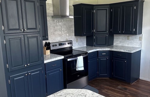 Dingle House | 1-Min Walk to Private Beach, Lake Views, Pickleball, Gated Family Getaway!