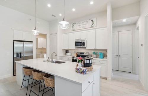 Pelican House | Casamego wants to know; Who Needs a Hotel?