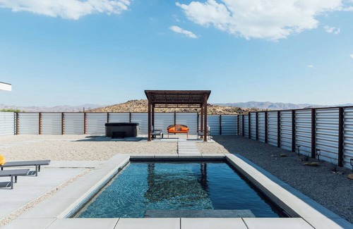 Joshua Tree House | Escape to Bonair — A Stylist Desert Oasis in Joshua Tree with Pool & Spa