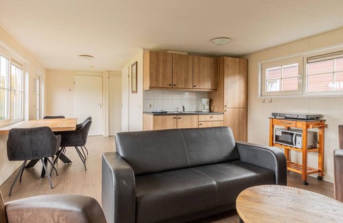 Wagenborgen House | Stunning home in Wagenborgen with WiFi
