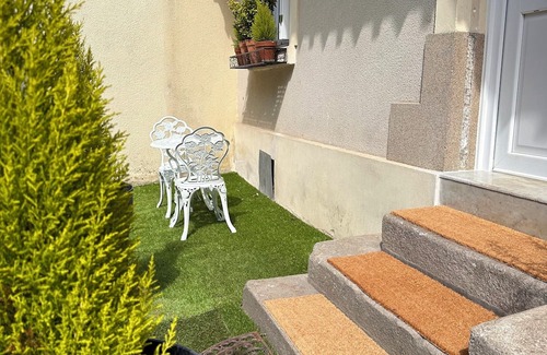 Vieux Malakoff Apartment | Charming studio with terrace and parking - near downtown
