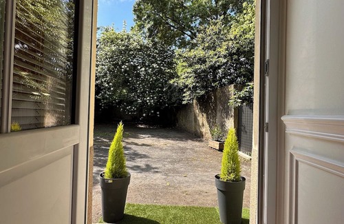 Vieux Malakoff Apartment | Charming studio with terrace and parking - near downtown