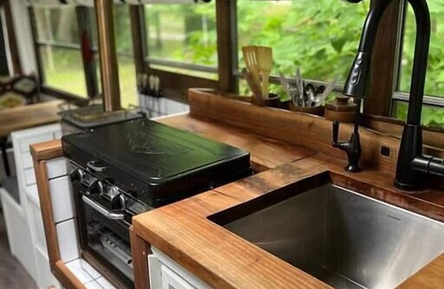 Miller Lake House | Gus the Bus near Tobermory