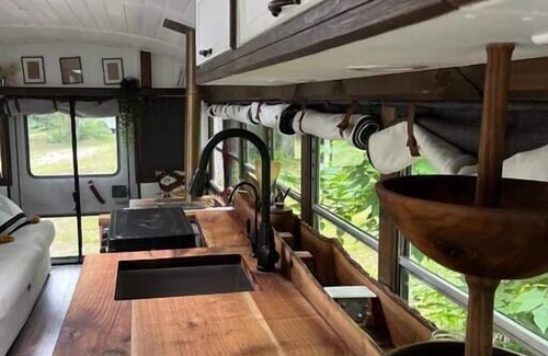 Miller Lake House | Gus the Bus near Tobermory