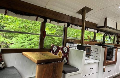 Miller Lake House | Gus the Bus near Tobermory