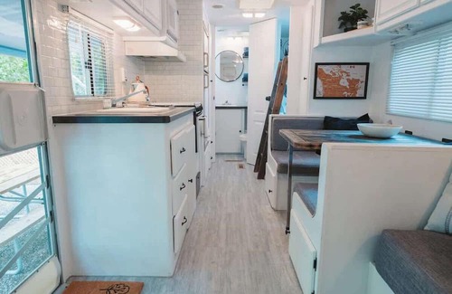 Miller Lake House | Renovated RV Near Tobermory & The Grotto