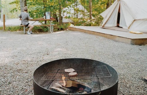 Miller Lake House | "Adobe" Glamping near Tobermory