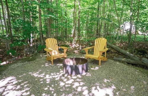 Miller Lake House | "Adobe" Glamping near Tobermory