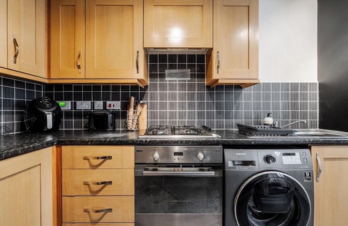 Bootle House | Bootle Haven - 2BD Retreat with Garden