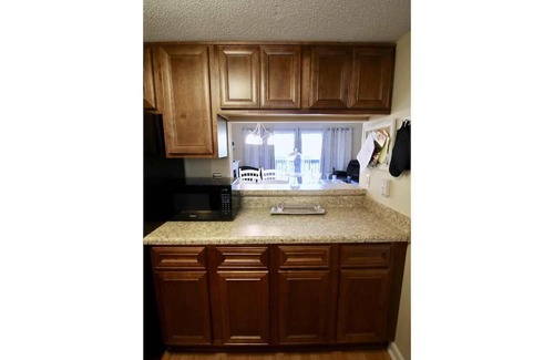 Pinehurst Condo | Sealladh Loch Summary