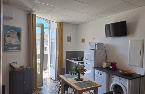 Ruoms Apartment | Charming studio with swimming pool in the heart of Ruoms, Ardèche