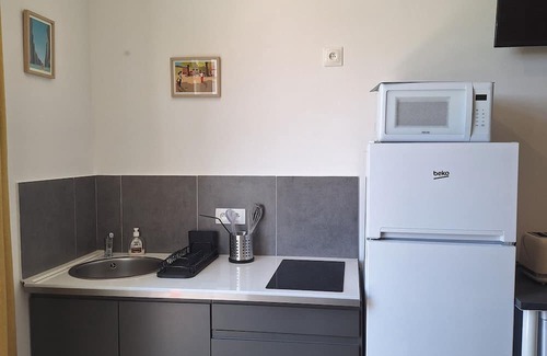 Ruoms Apartment | Charming studio with swimming pool in the heart of Ruoms, Ardèche