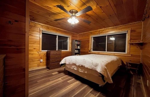 Aroostook House | Charming 3-bdrm cabin in Bridgewater. Sits on a farm right on Canadian border