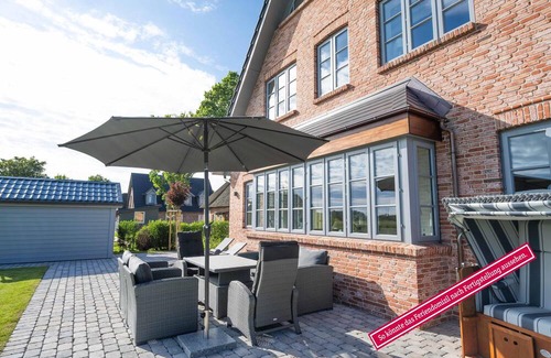 Borgsum House | Utblick vacation home in Borgsum: relax with a sea view and sauna