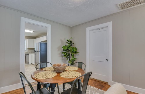 Augusta Cottage | Your Perfect Augusta Basecamp: Relaxing, Full of Charm, and Close to Everything!