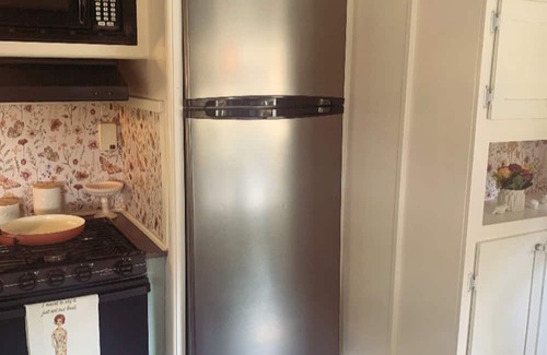 Pomona Park House | Charming Renovated RV Tiny Home Retreat in Pomona Park