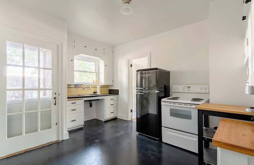 Hosford-Abernethy House | The Ladd's Addition Bohemian Dream ~ 95 WalkScore