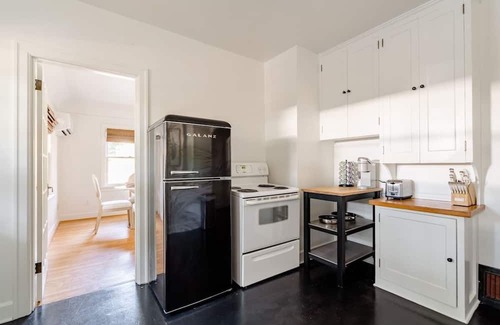 Hosford-Abernethy House | The Ladd's Addition Bohemian Dream ~ 95 WalkScore