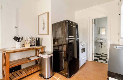 Hosford-Abernethy House | 1892 Bohemian Dream Studio in Ladd's Addition