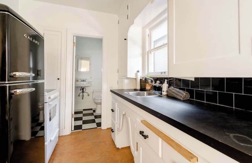 Hosford-Abernethy House | 1892 Bohemian Dream Studio in Ladd's Addition