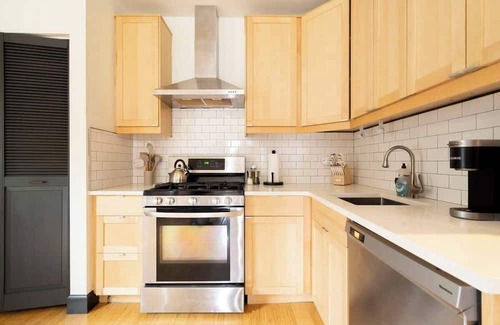Uptown Apartment | Scandinavian Loft ~ Local Espresso & Boutiques