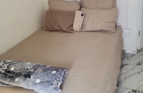 Pietermaritzburg Cabin | Spacious lodge in beautiful Pietermaritzburg with AC, WiFi