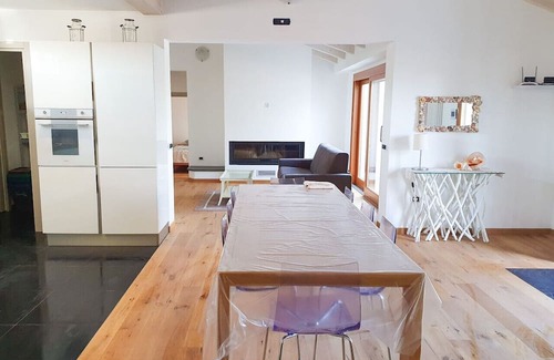 Carloforte House | Da Riccardo - Double Bedroom Yellow Rose Window