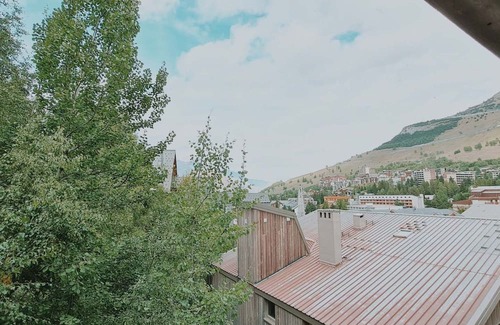 Les Deux Alpes Apartment | Kandahar by Interhome