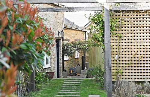 Brackley Cottage | Cute Cottage on the edge of the Cotswolds and close to everything