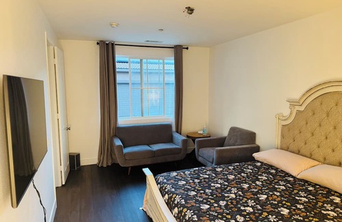Valley Center House | Charming 1-bedroom in a large house in fabulous Valley Center with WiFi, AC