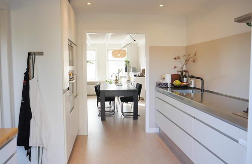 Tuitjenhorn House | Attractive house in village close to the coast