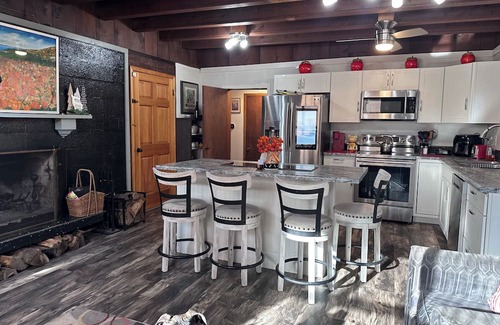 Cross Lanes Cabin | Rustic and restful 2-bedroom lake cabin in Cross Lanes with smart amenities.