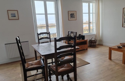 Chaumont-sur-Loire Apartment | Apartment with splendid view of the Loire and Château de Chaumont sur Loire