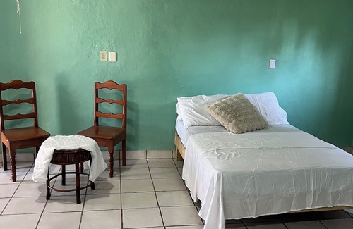 Felipe Carrillo Puerto Apartment | Cozy studio in lovely Felipe Carrillo Puerto with WiFi, AC