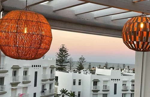 Tamariss Apartment | Lovely apartment with sea view, pool and garden