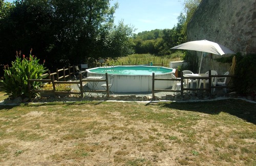Saint-Pierre-du-Chemin House | Fortified Farm 10 Berth Dormitory