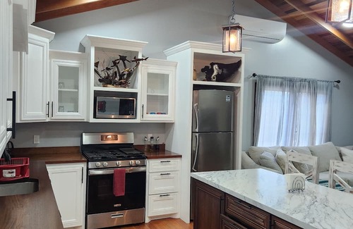 Spanish Lookout Cottage | Charming 2-bedroom cottage in tranquil Spanish Lookout with AC, WiFi