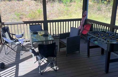 Hiram House | Charming 1-Master bedroom house in Hiram with AC, WiFi