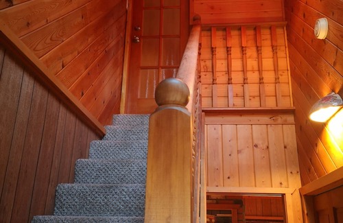 Lake Cowichan Apartment | Cozy studio with WiFi and AC in charming Lake Cowichan.