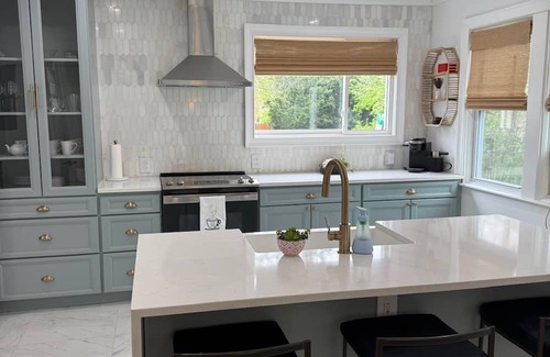 Utica House | Cozy 4-bedroom house in South-Utica!