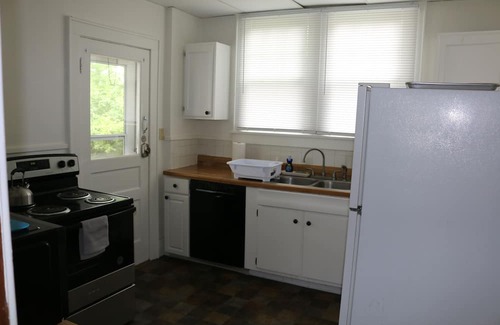 Athens House | Charming 3-bedroom house with WiFi and AC in Athens