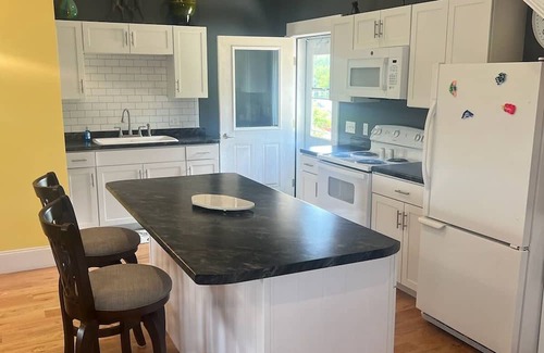 Rockport Apartment | Cutie on the Farm