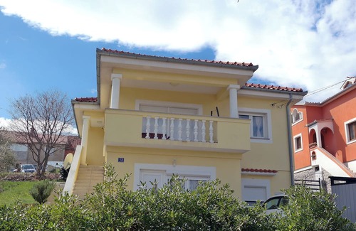 Buzdohanj Apartment | Comfortable apartment for rent, perfect for up to 4 guests