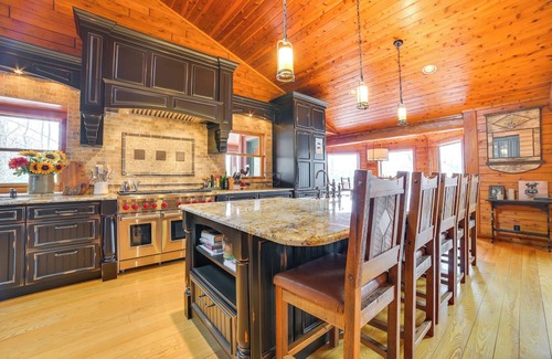 Levering Cabin | Deck + Beach Access: Lakefront Cabin in Levering!