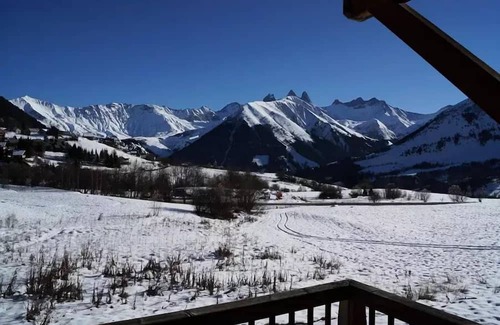 Saint-Jean-d'Arves Apartment | Residence Les Marmotes - Apartment in chalet near the slopes and ski school